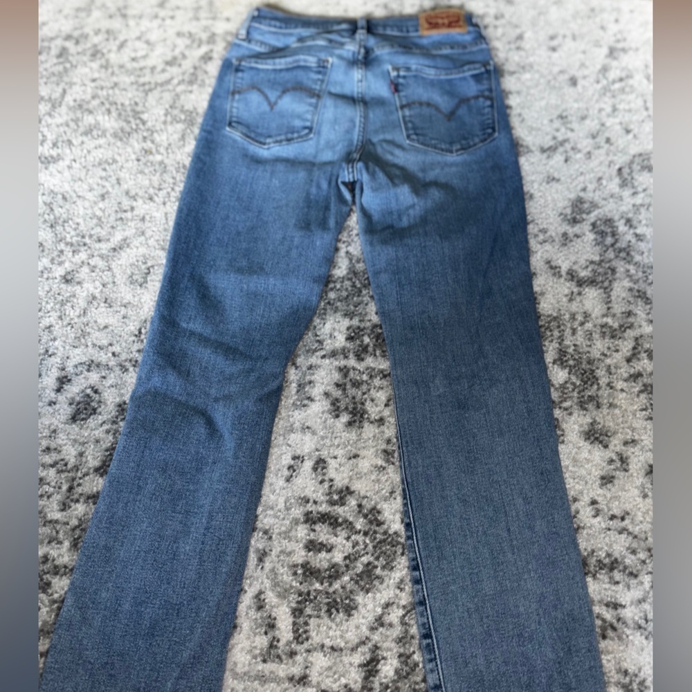 Levi’s 724 High Rise Straight Ripped Light Wash Jeans Size:WMNS 4 / 27